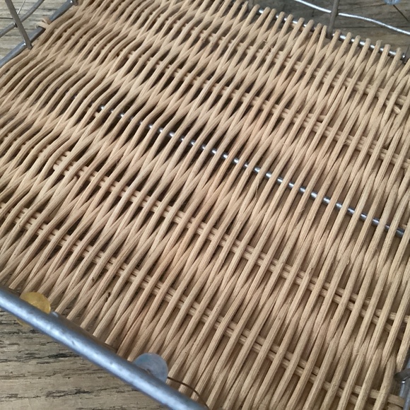 Beautiful Iridescent beaded basket - Picture 7 of 8